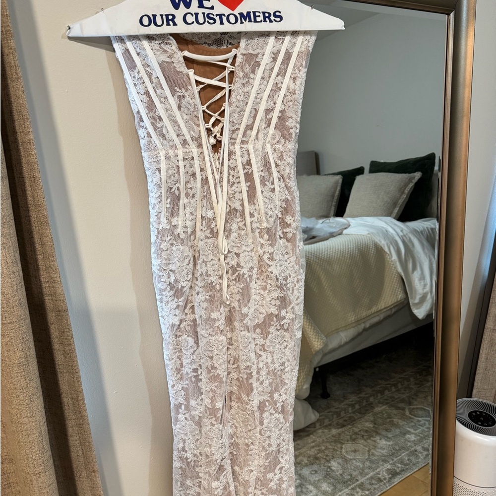 V. CHAPMAN CAPULET MIDI DRESS IN WHITE CHANTILLY LACE - Size 0 - Picture 4 of 4